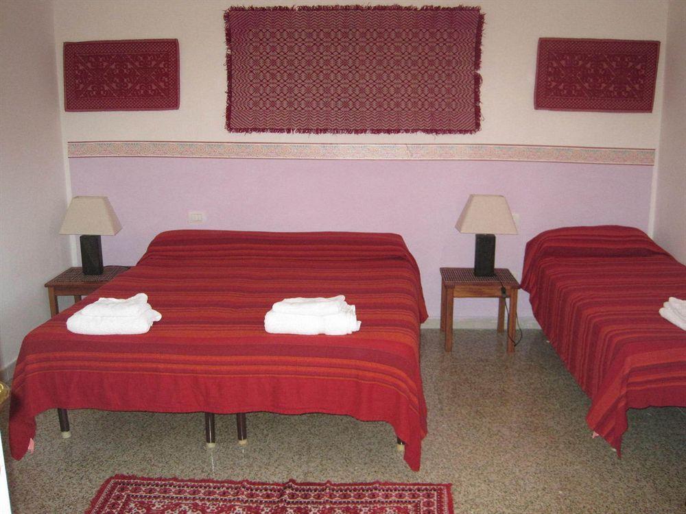 Rosas Villa