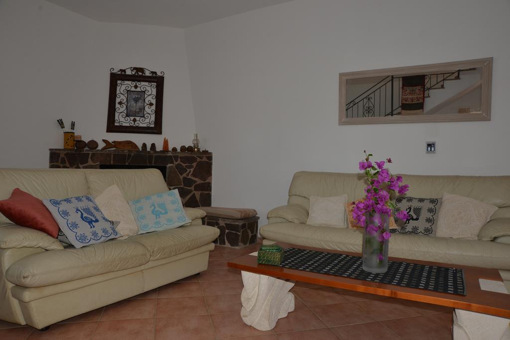 Rosas Villa