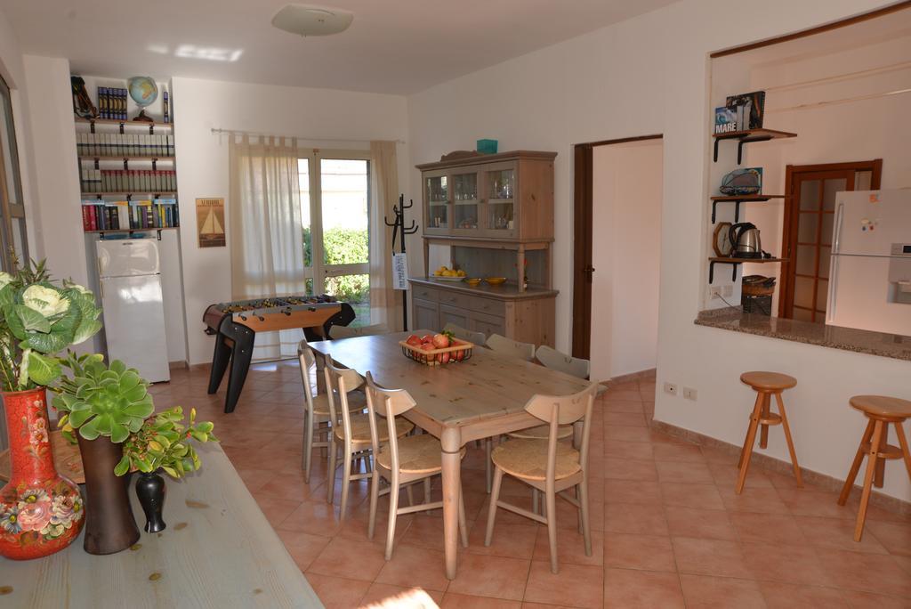 Rosas Villa