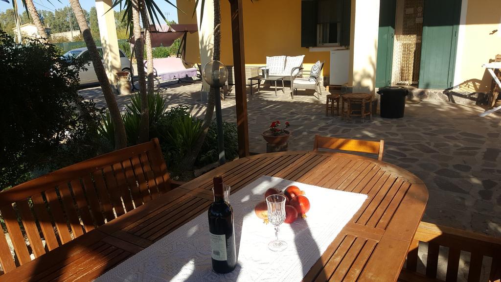 Rosas Villa