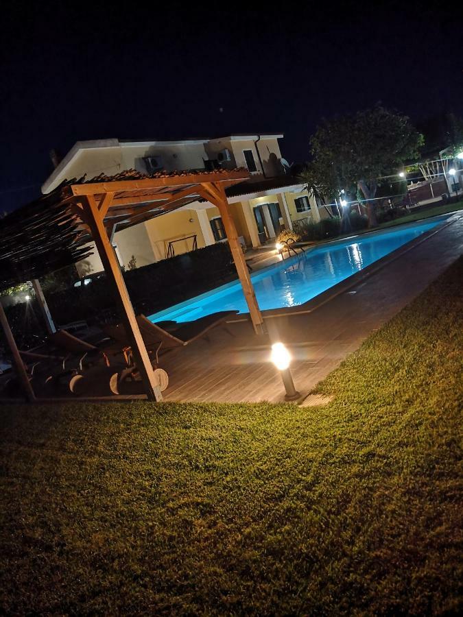 Rosas Villa